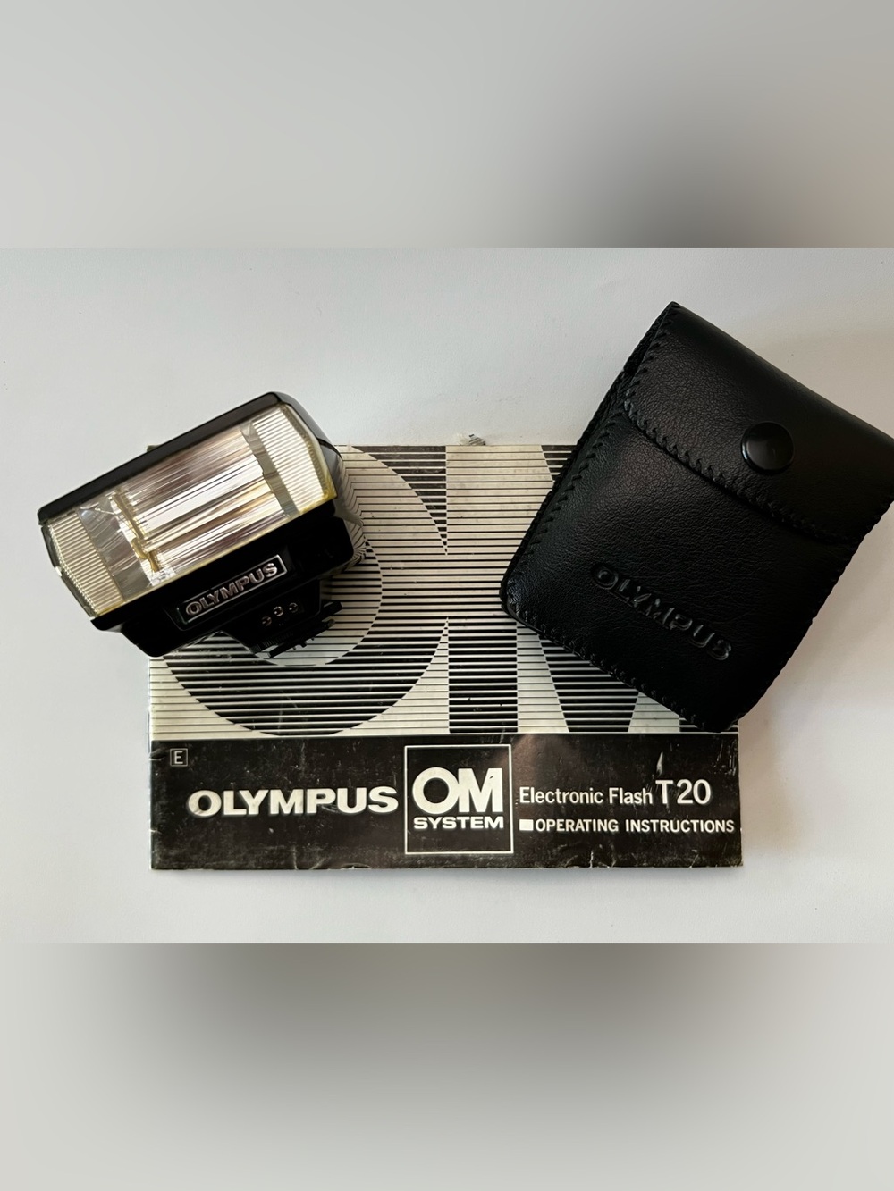 Olympus Electronic Flash T20 Shoe Mount OM Series Film Camera 20m UNTESTED